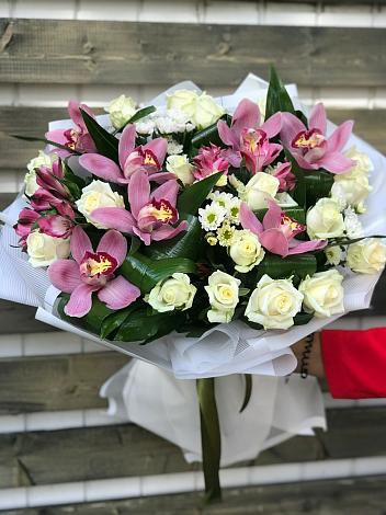 Букет цветов из: Розы и Хризантемы в Нинах