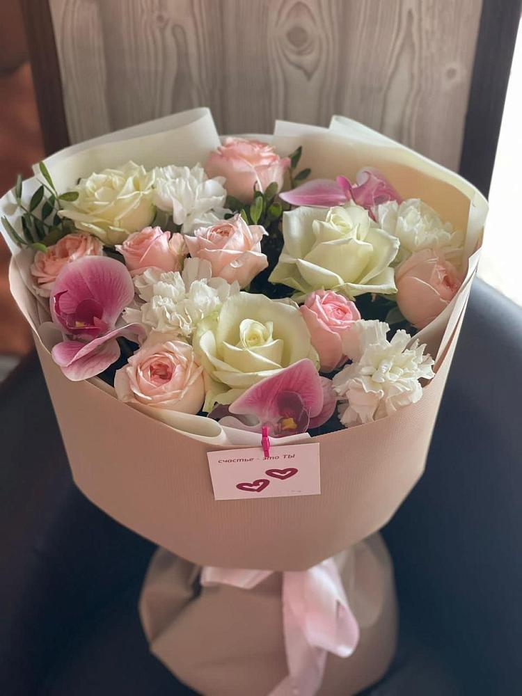 Букет ноктюрн в Нинах Букет цветов из: Орхидеи, Розы и Гвоздики в Нинах