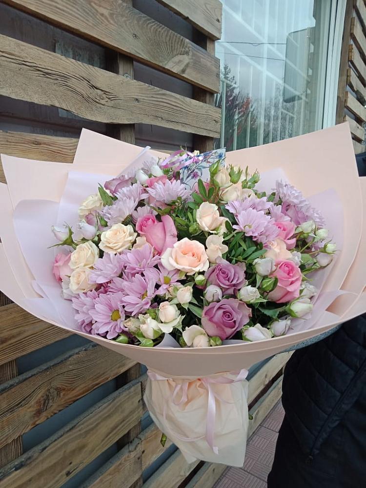 Букет фея в Нинах Букет цветов из: Розы и Хризантемы в Нинах