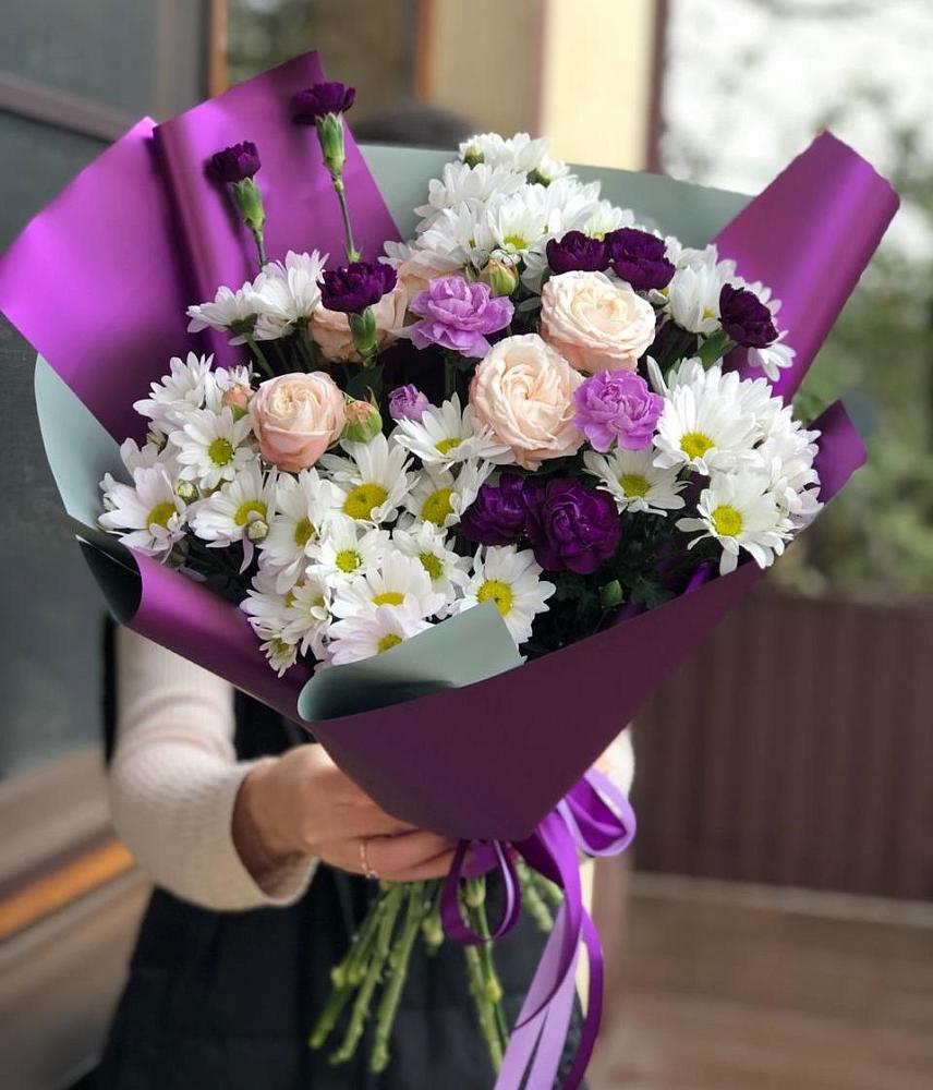 Букет фиолетовый сад в Нинах Букет цветов из: Хризантемы, Гвоздики и Розы в Нинах