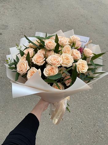 Букет Кремовые розы Латте в Нинах