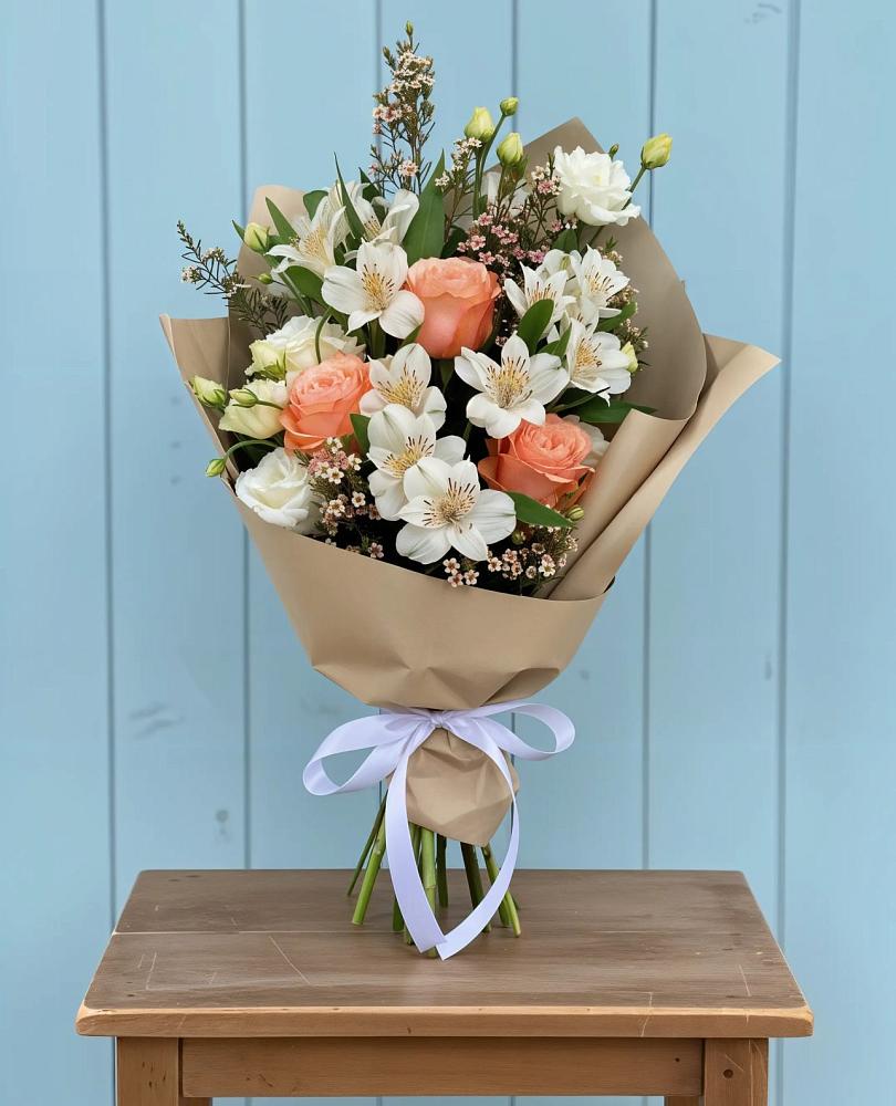 Букет яркий комплимент в Нинах Букет цветов из: Альстромерии, Лизиантусы, Розы и Хризантемы в Нинах